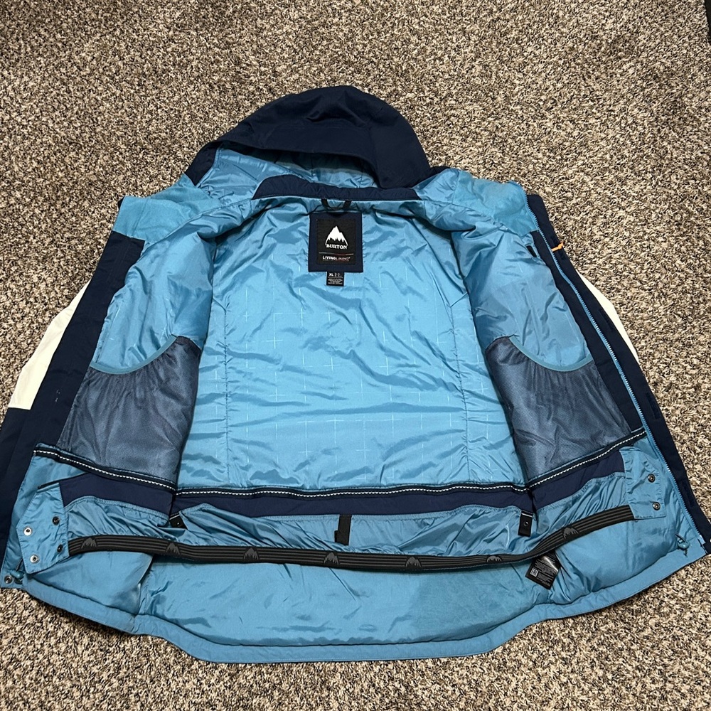 Burton Men's Three-Tone Hooded Jacket Dress Blue, Almond Milk, and Storm Blue - Picture 6 of 11